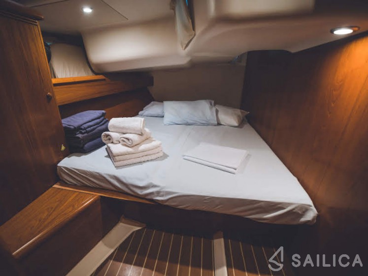 Sun Odyssey 49i - Yacht Charter Sailica