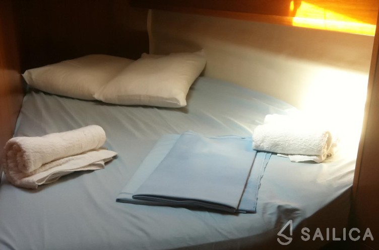 Sun Odyssey 49i - Yacht Charter Sailica