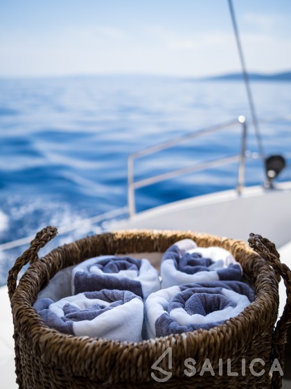 Sunreef 50 - Yacht Charter Sailica