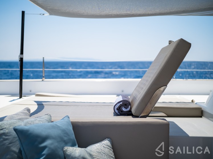 Sunreef 50 - Yacht Charter Sailica