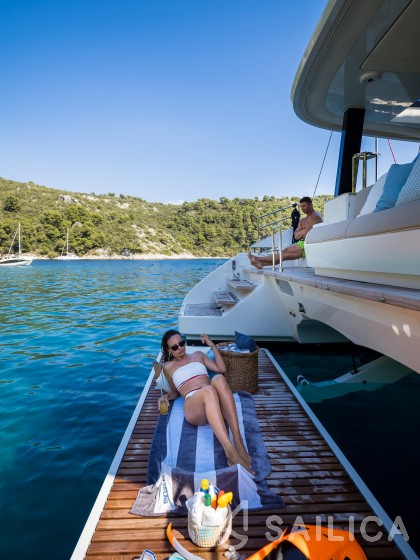 Sunreef 50 - Yacht Charter Sailica
