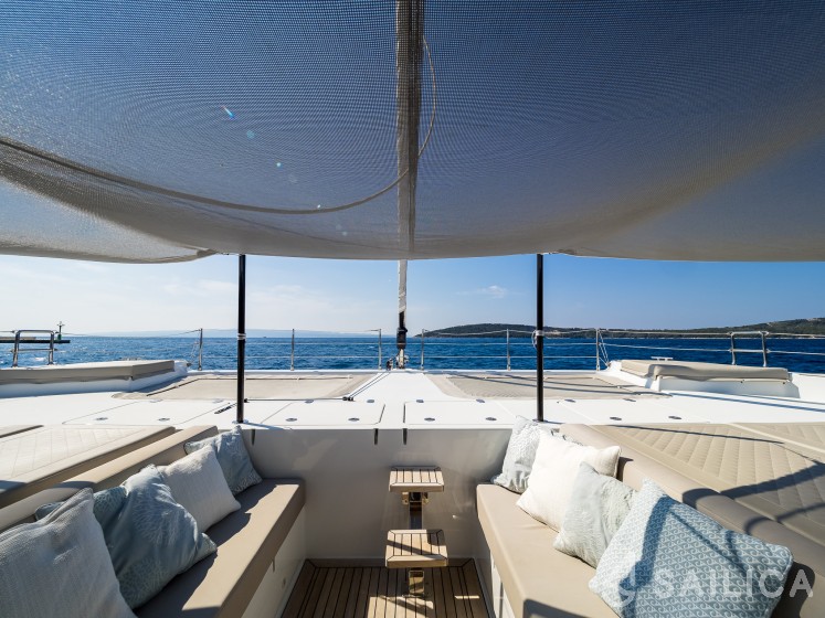 Sunreef 50 - Yacht Charter Sailica