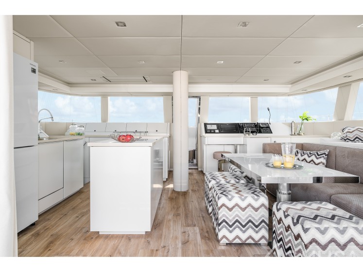 Sunreef 50 - Yacht Charter Sailica