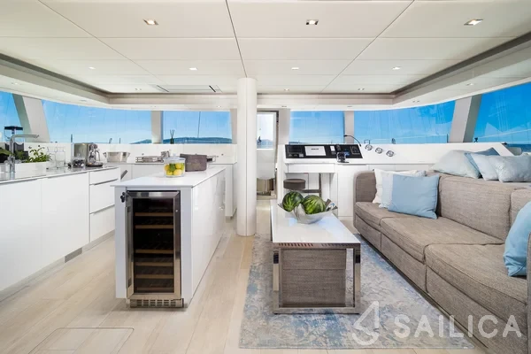 Sunreef 50 - Yacht Charter Sailica