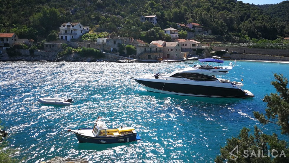 Princess S65 - Yacht Charter Sailica