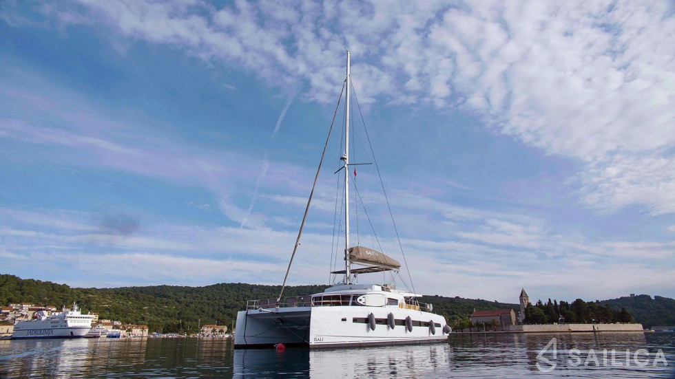 Bali 5.4. - Yacht Charter Sailica