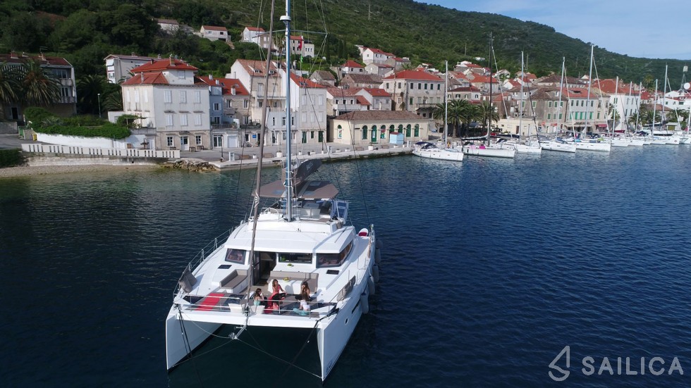 Bali 5.4. - Yacht Charter Sailica