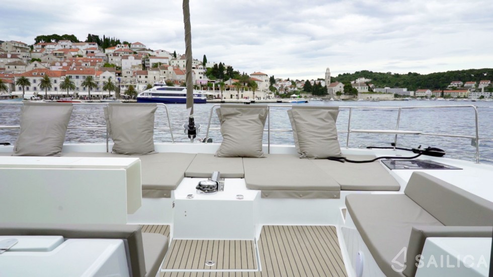 Bali 5.4. - Yacht Charter Sailica