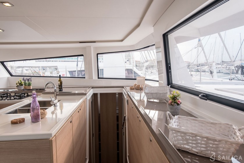 Bali 5.4. - Yacht Charter Sailica
