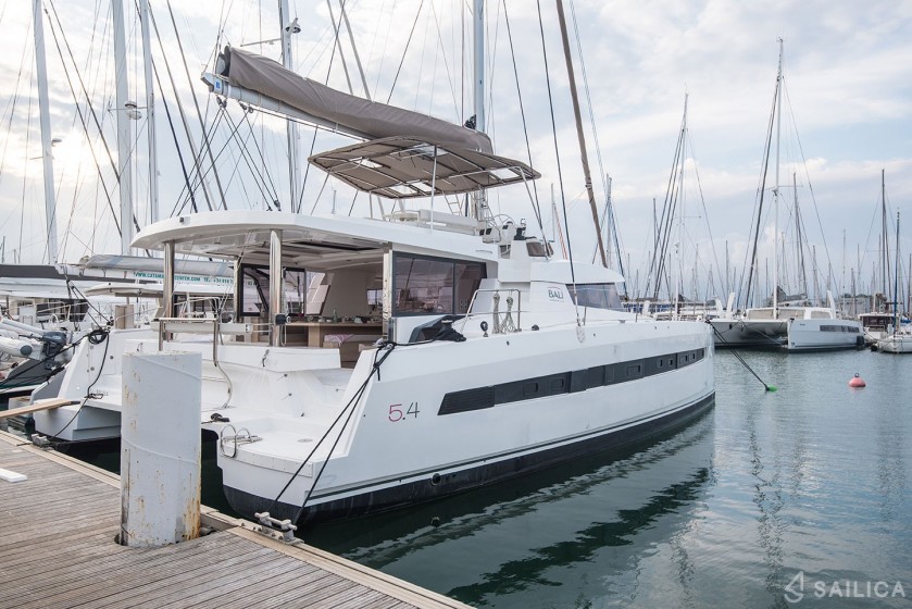 Bali 5.4. - Yacht Charter Sailica