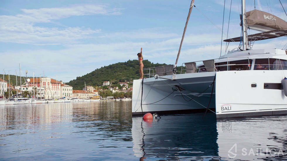 Bali 5.4. - Yacht Charter Sailica