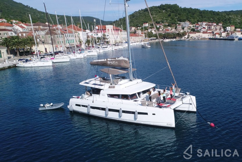 Bali 5.4. - Yacht Charter Sailica