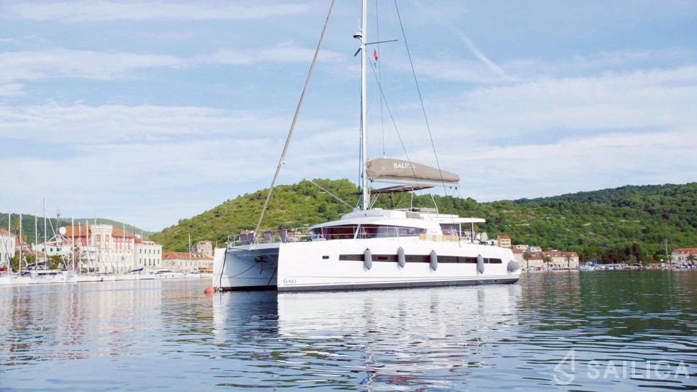 Bali 5.4. - Yacht Charter Sailica