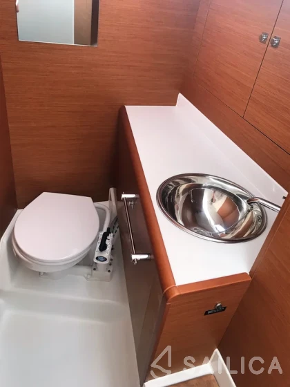 Sun Odyssey 419 - Yacht Charter Sailica