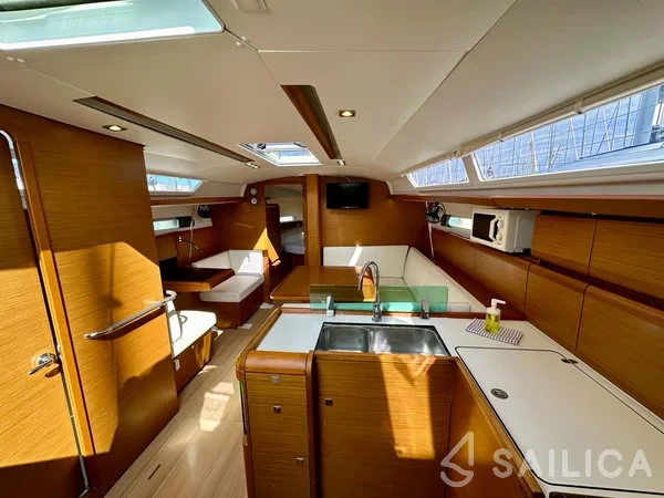 Sun Odyssey 419 - Yacht Charter Sailica