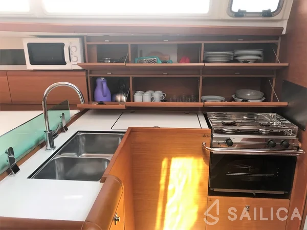 Sun Odyssey 419 - Yacht Charter Sailica