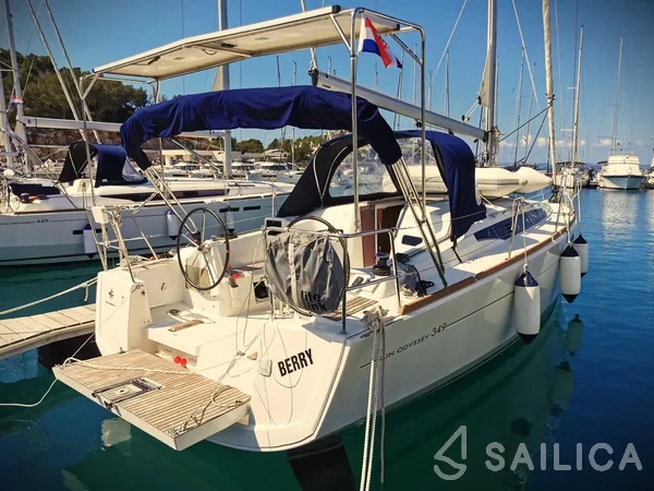 Sun Odyssey 349 - Yacht Charter Sailica