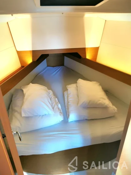 Sun Odyssey 349 - Yacht Charter Sailica