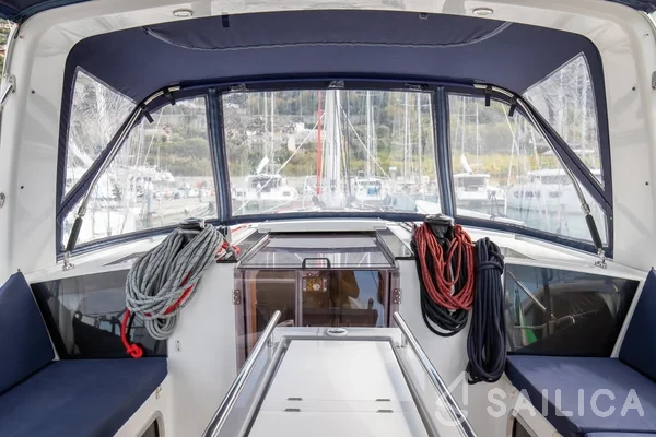 Oceanis 41.1 - Yacht Charter Sailica