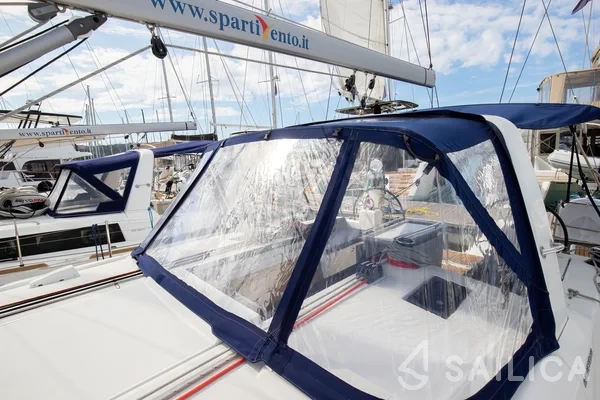 Oceanis 41.1 - Yacht Charter Sailica