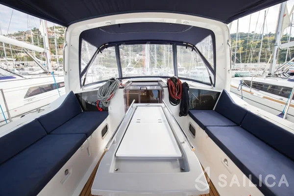 Oceanis 41.1 - Yacht Charter Sailica