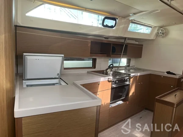 Oceanis 46.1 - Yacht Charter Sailica