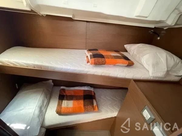 Oceanis 46.1 - Yacht Charter Sailica