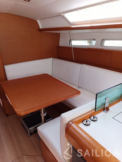 Sun Odyssey 419 - Yacht Charter Sailica