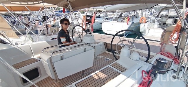 Sun Odyssey 419 - Yacht Charter Sailica