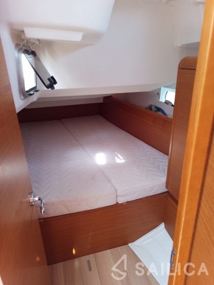 Sun Odyssey 419 - Yacht Charter Sailica