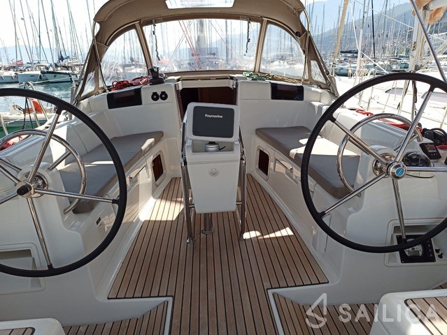 Sun Odyssey 419 - Yacht Charter Sailica