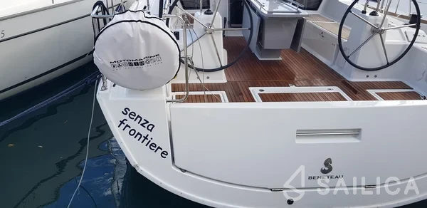Oceanis 41.1 - Yacht Charter Sailica