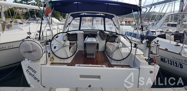 Oceanis 41.1 - Yacht Charter Sailica