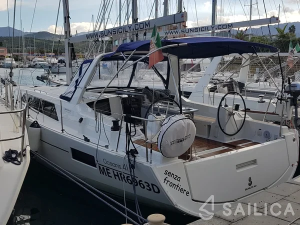 Oceanis 41.1 - Yacht Charter Sailica