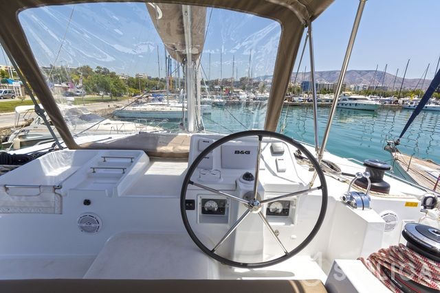 Lagoon 450  Flybridge - Yacht Charter Sailica