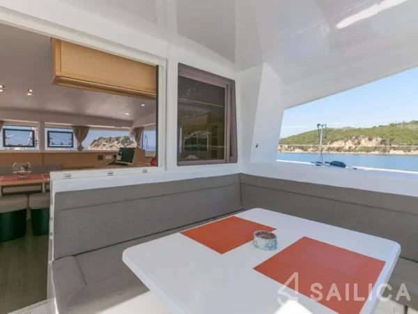 Lagoon 400 S2 - Yacht Charter Sailica