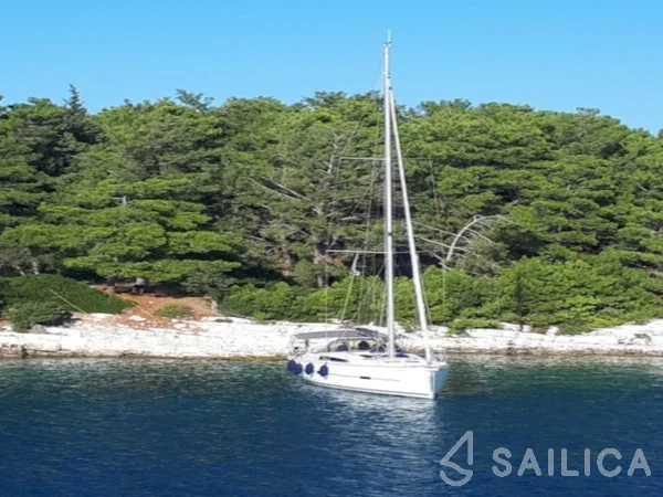 Dufour 460 GL - Yacht Charter Sailica