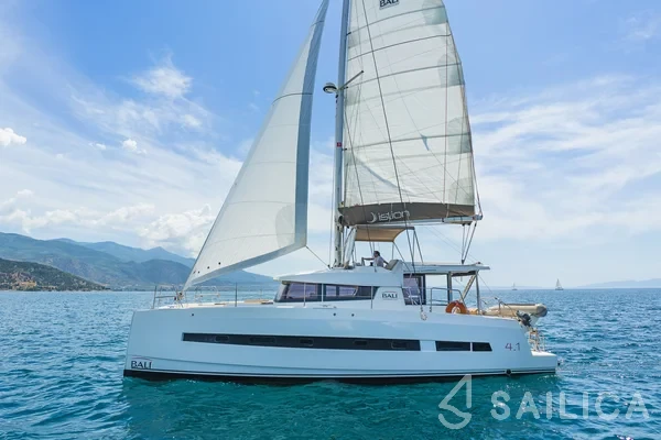 Bali 4.1 - Yacht Charter Sailica
