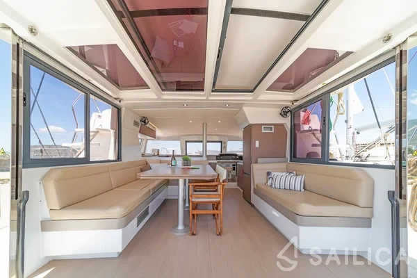 Bali 4.1 - Yacht Charter Sailica