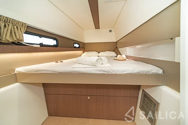 Bali 4.1 - Yacht Charter Sailica