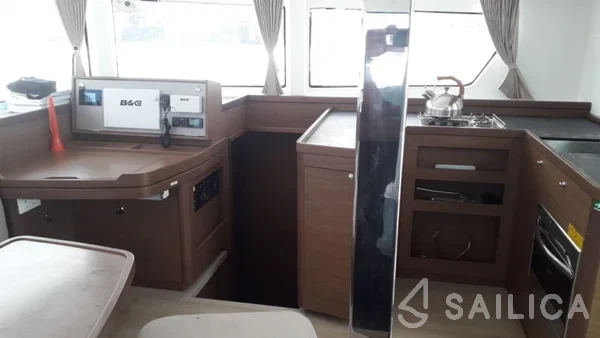 Lagoon 42 - Yacht Charter Sailica