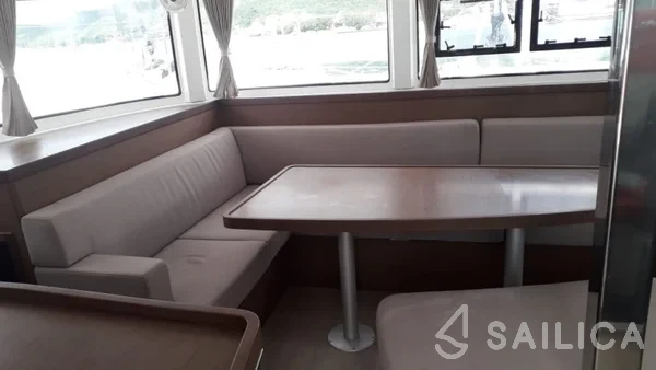Lagoon 42 - Yacht Charter Sailica
