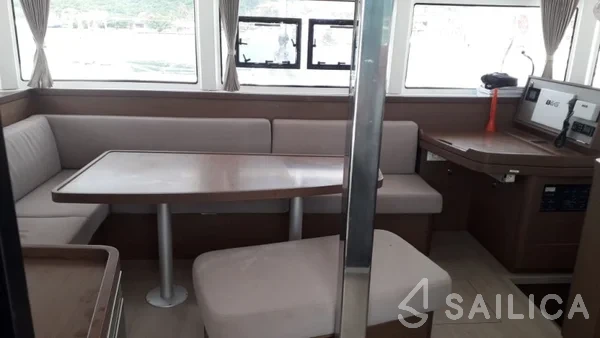 Lagoon 42 - Yacht Charter Sailica