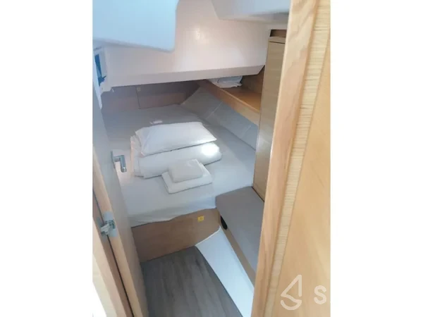 Elan E5 - Yacht Charter Sailica