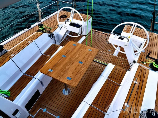 Elan E5 - Yacht Charter Sailica