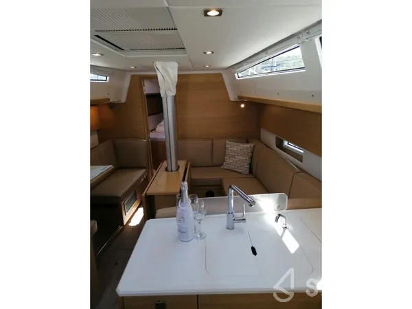 Elan E5 - Yacht Charter Sailica