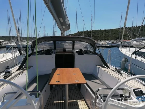 Elan E5 - Yacht Charter Sailica