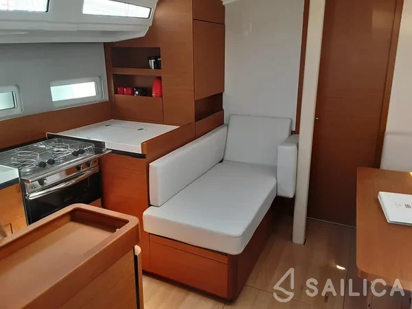 Sun Odyssey 410 - Yacht Charter Sailica