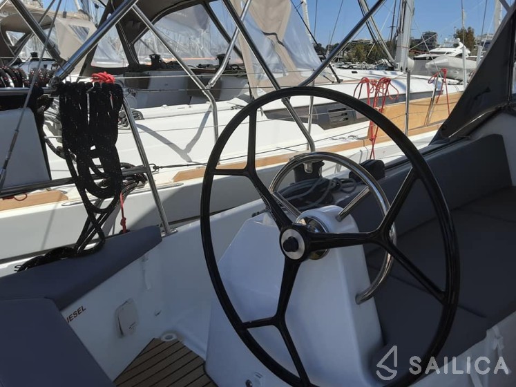 Sun Odyssey 410 - Yacht Charter Sailica