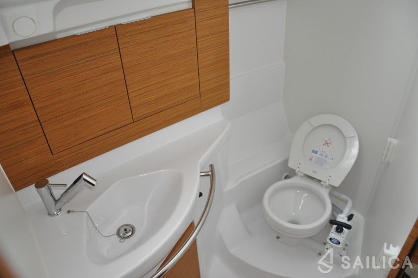 Elan 40 Impression - Yacht Charter Sailica